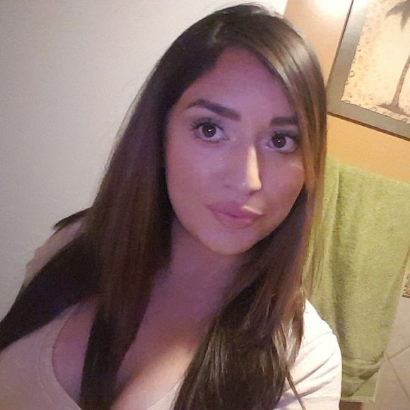 Meet your Posher, Cynthia - Picture 1 of 1